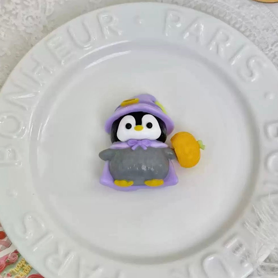Halloween Witch Penguin-LIVE
