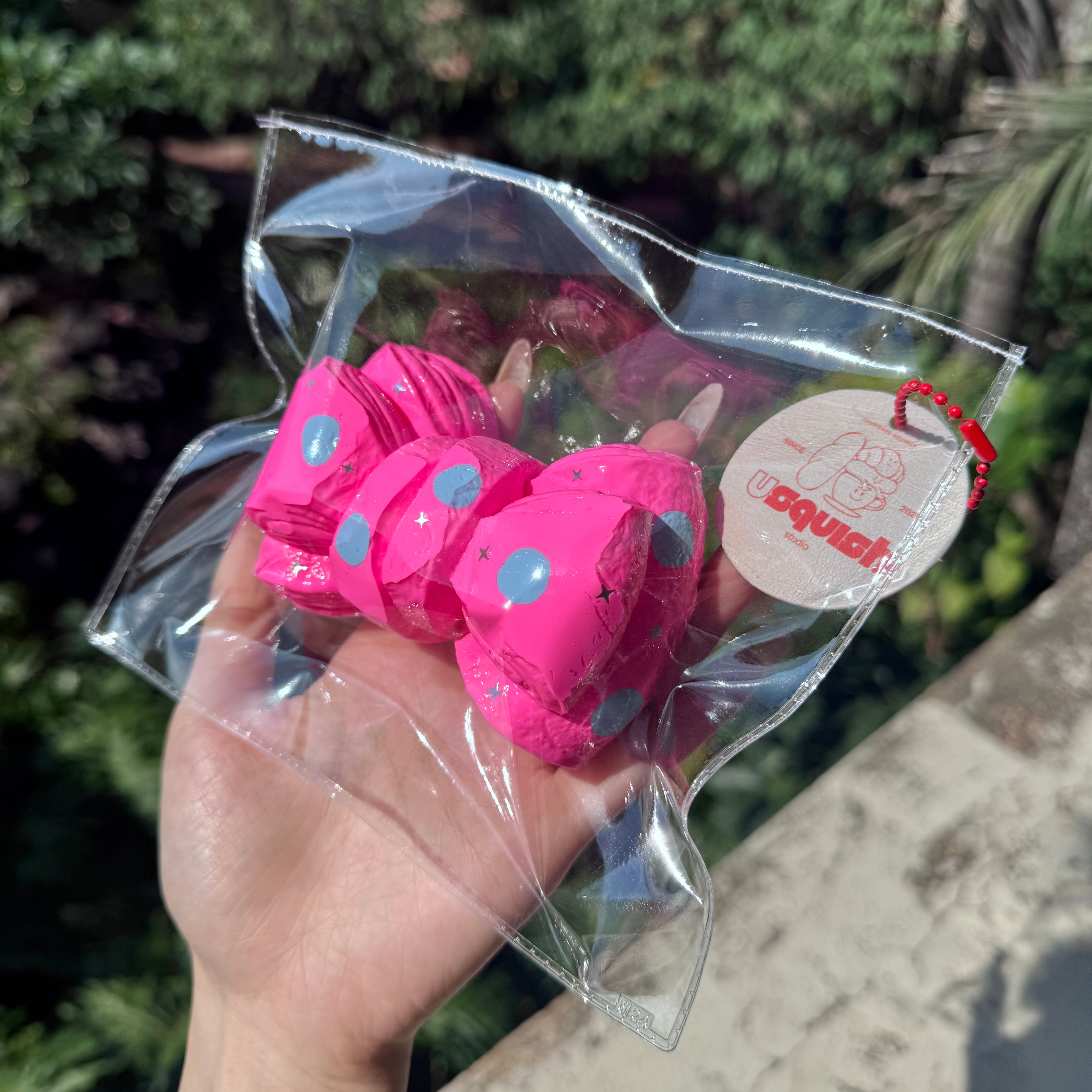【Usquish】Hot Pink Bow Soft Cheese Texture Slow Rising Squishy