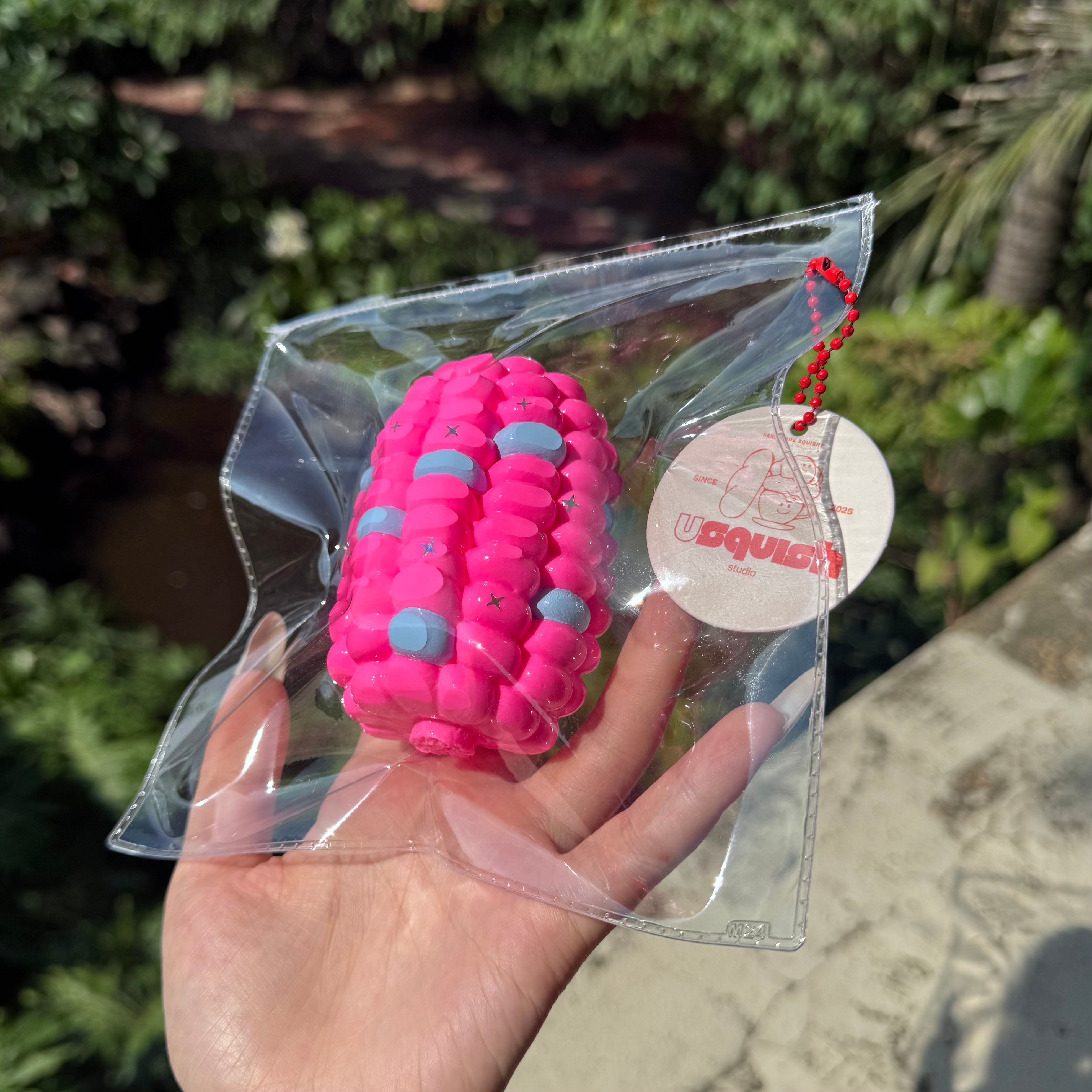 【Usquish】Hot Pink Corn Soft Cheese Texture Slow Rising Squishy