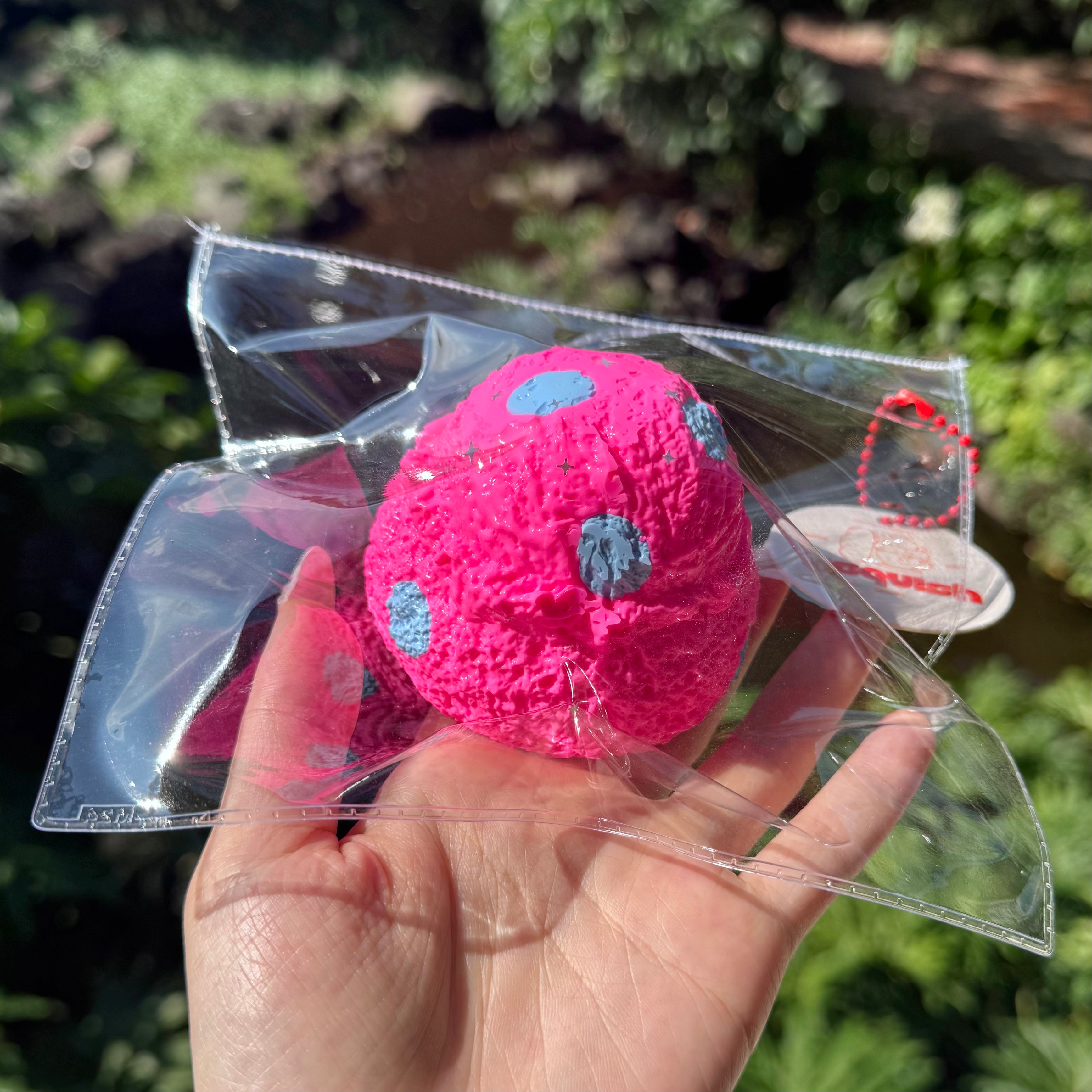 【Usquish】Hot Pink Scoop Soft Cheese Texture Slow Rising Squishy